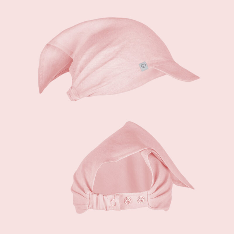 Chustka lniana z daszkiem brudny róż dirty pink linen baby hat background